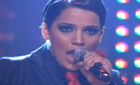 Nise abre a noite cantando Sandra Rosa Madalena
